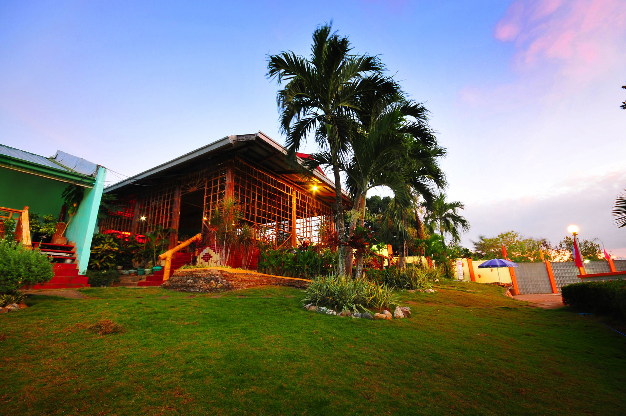 Hillside Resort Puerto Princesa Exterior photo
